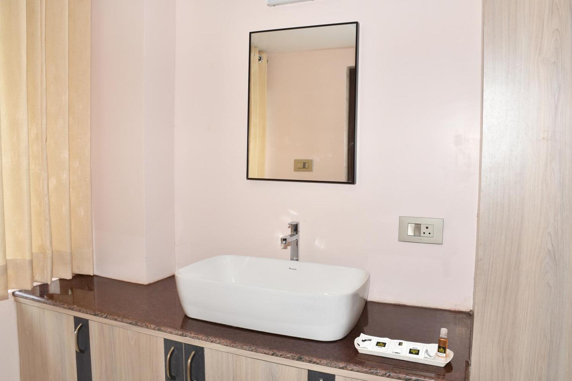 Gb Residency Otel Ramanathapuram Dış mekan fotoğraf